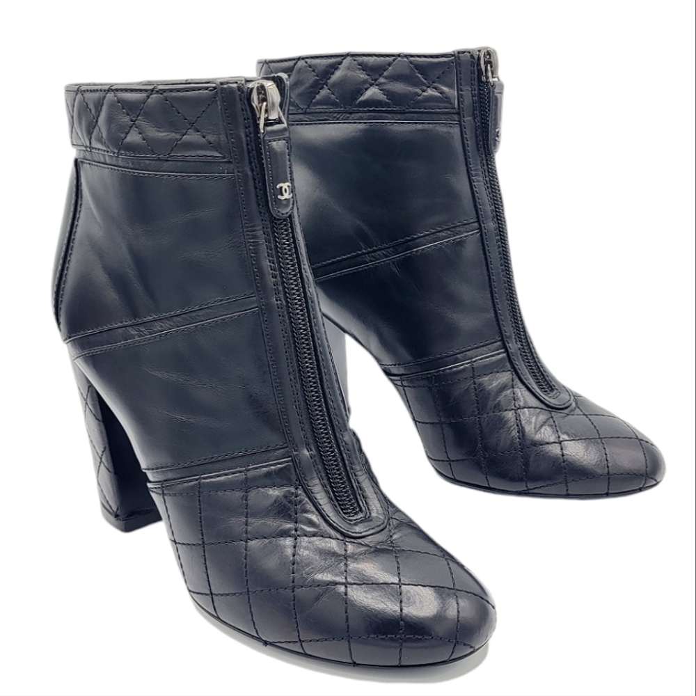 CHANEL Matelasse Quilted Leather Ankle Boots Front Zip Black Booties 37.5 - Picture 3 of 16